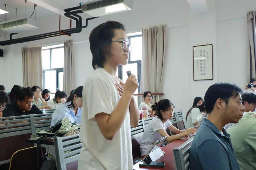 一场聚焦广播人职业成长的专题讲座在勤